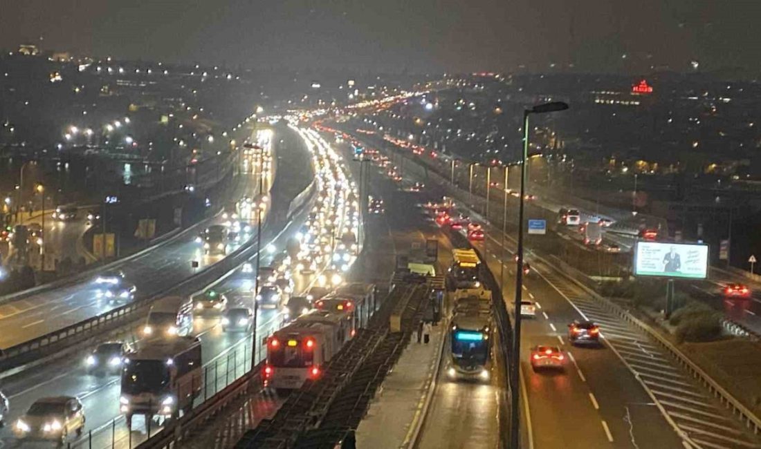 İstanbul’da iki haftalık ara tatilin ardından okulların yeniden açılmasıyla sabahın