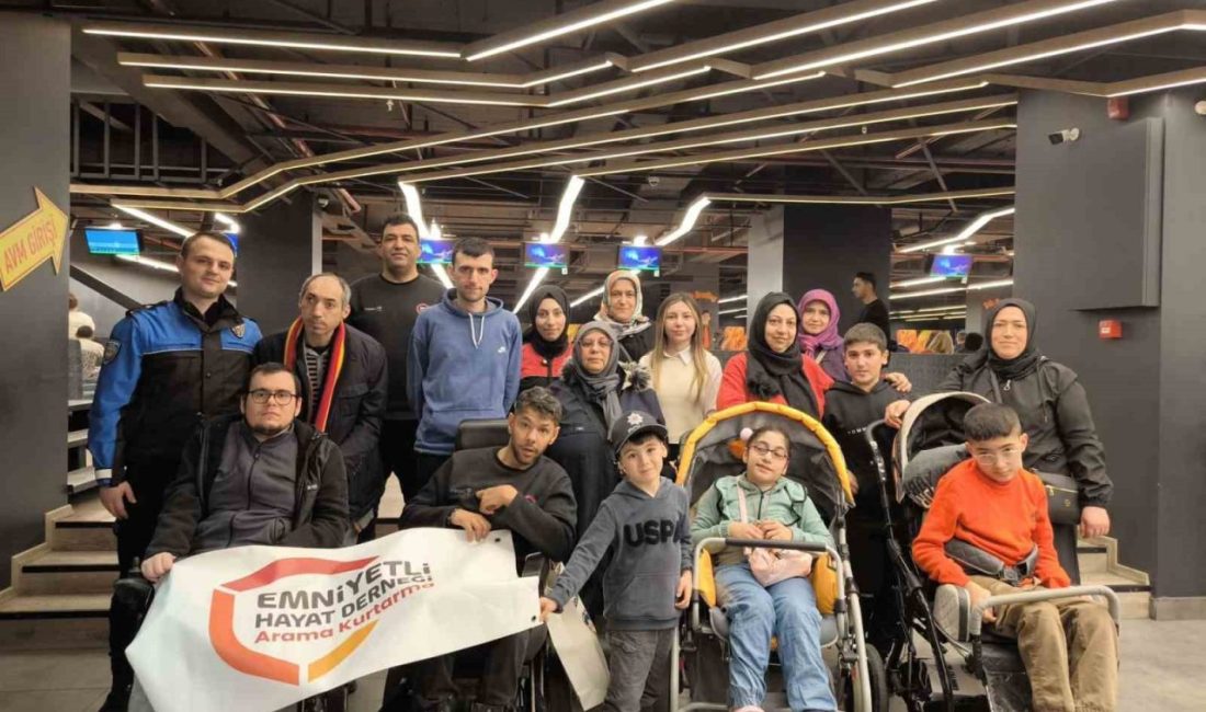 İstanbul’da engellilerin moral ve motivasyonunu yükseltmek adına bir alışveriş merkezinde