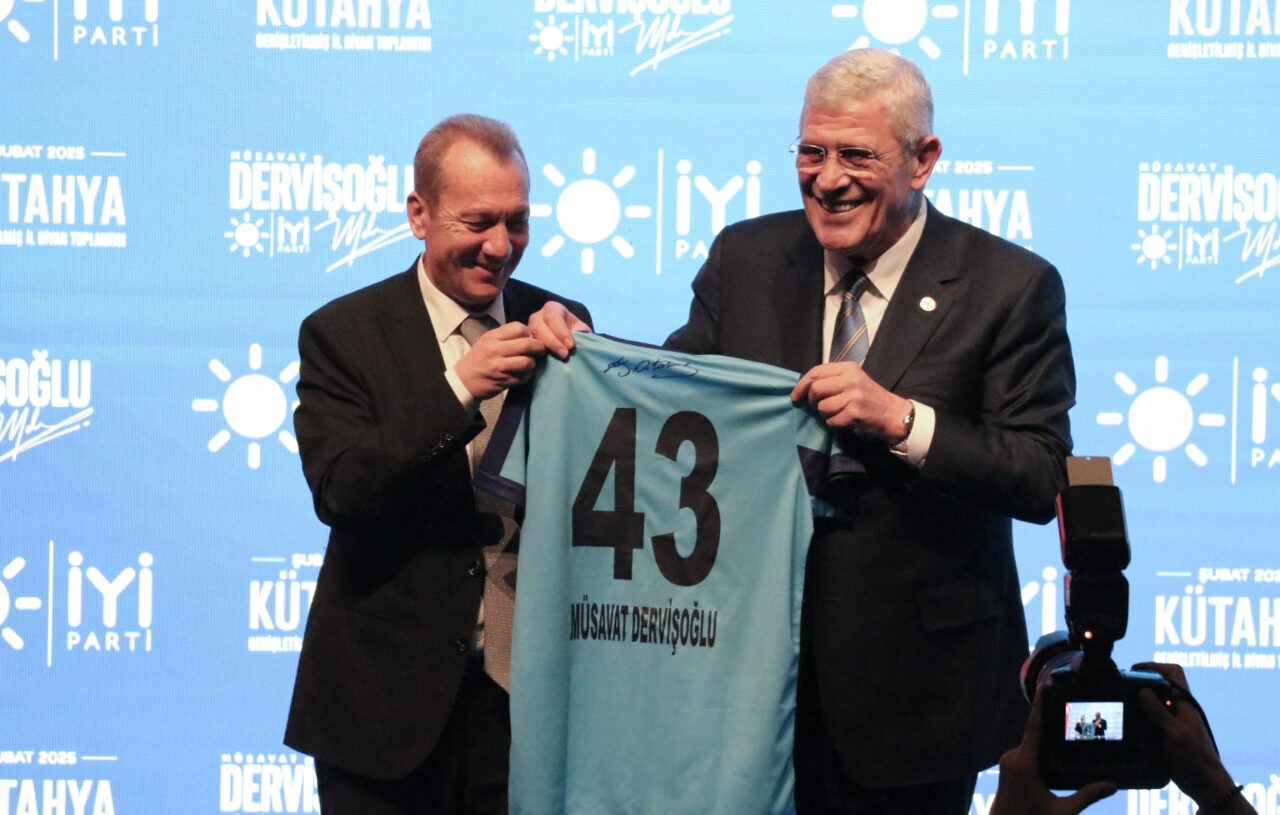 KÜTAHYA (AA) – İYİ Parti Genel Başkanı Müsavat Dervişoğlu, Kütahya'da