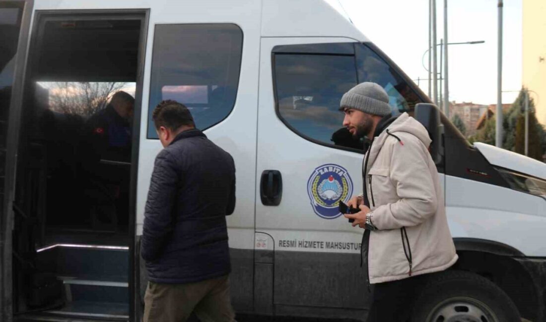 Eskişehir’de zabıta ekiplerince yere sigara izmariti atanlara 2 bin 953