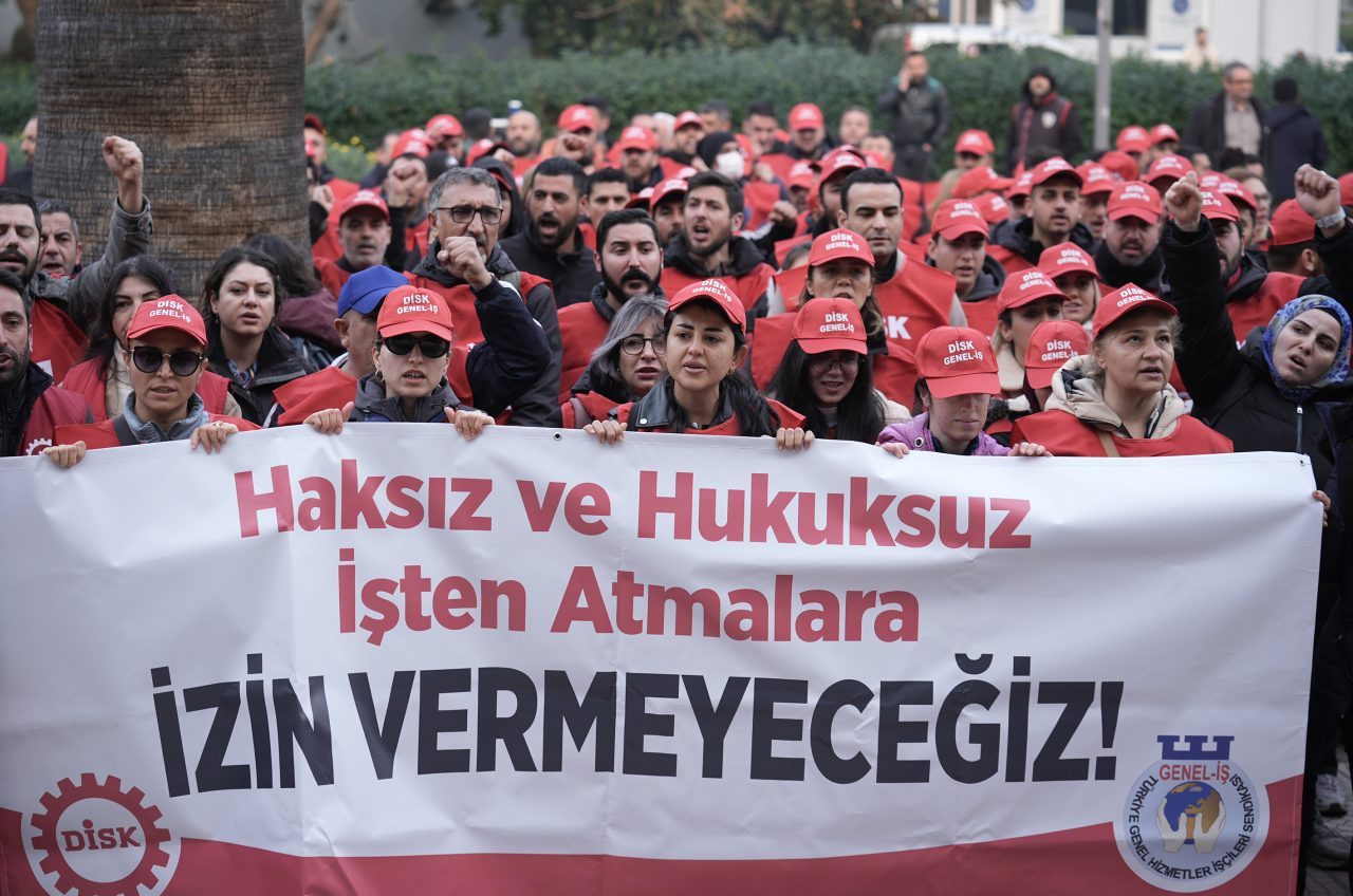 İZMİR (AA) – Genel-İş Sendikası İzmir şubeleri, İzmir Büyükşehir Belediyesinde