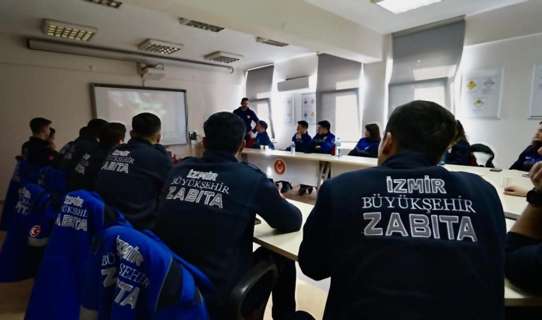 İzmir Büyükşehir Belediyesi zabıta ekipleri, yangın riskine karşı alınması gereken