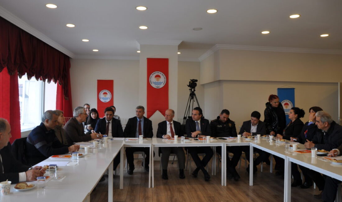 İZMİR (AA) – İzmir Otelciler Odası tarafından "Basmane iyileştirme toplantısı"