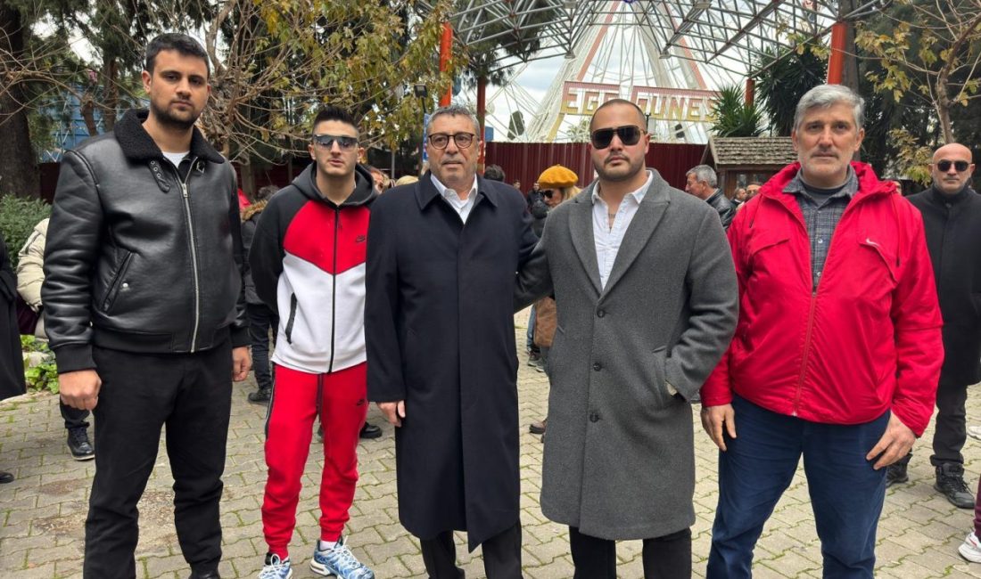 İZMİR (AA) – İzmir'de bir grup, Fuar Kültürpark'ta bulunan lunaparkın