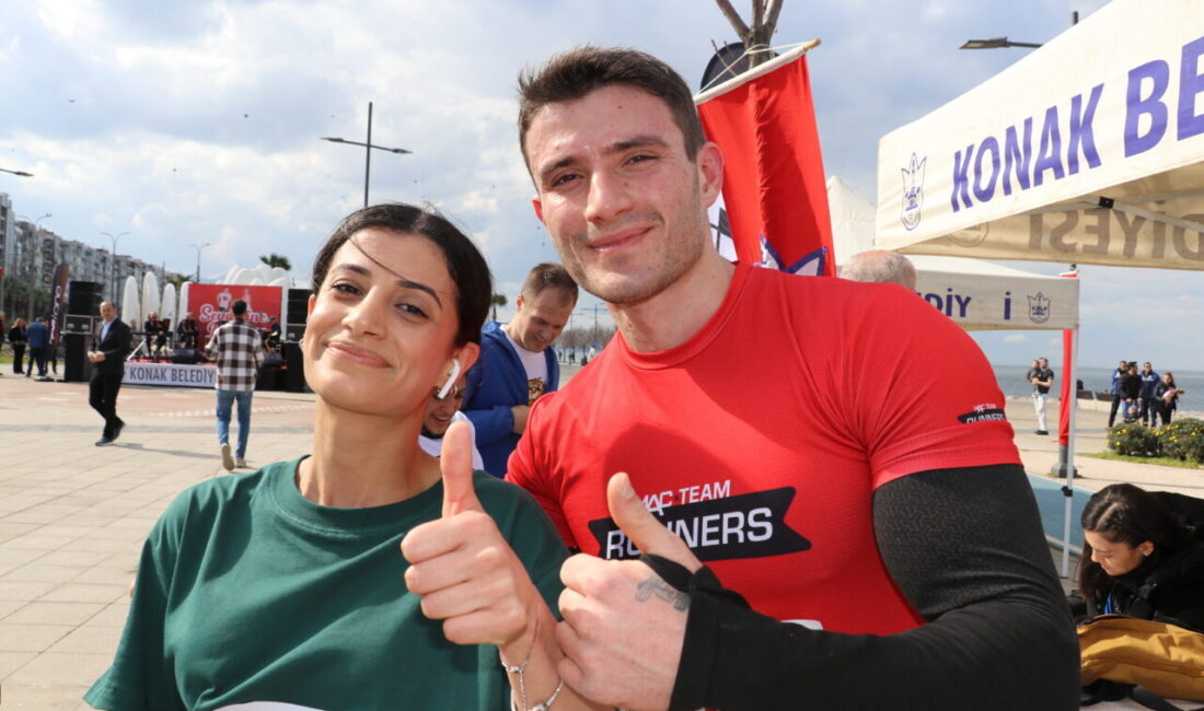 İZMİR (AA) – İzmir'de 14 Şubat Sevgililer Günü kutlamaları kapsamında