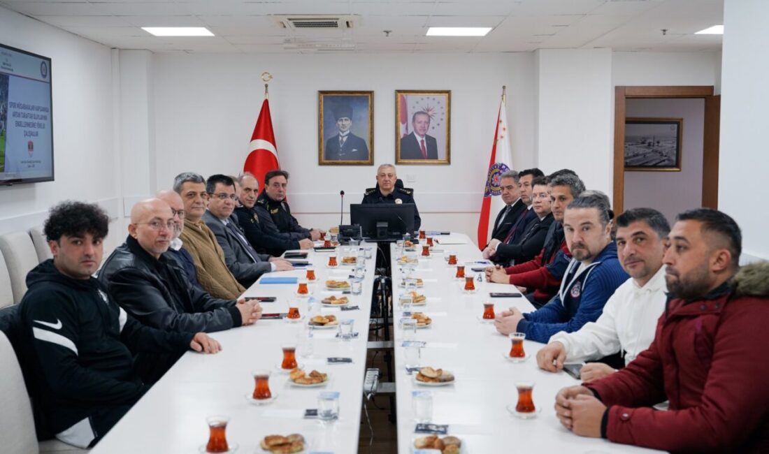 İZMİR (AA) – İzmir İl Emniyet Müdürlüğü tarafından, "Sporda Şiddetin