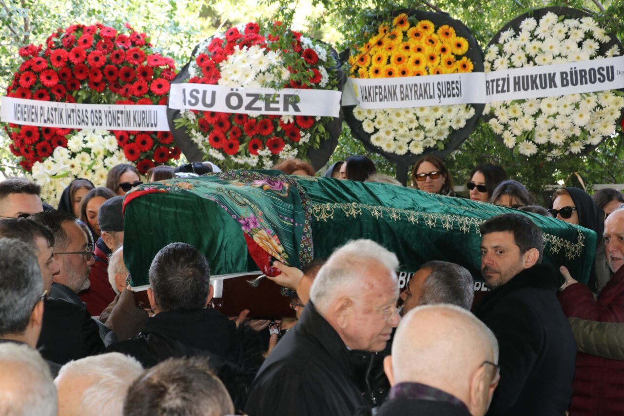 İZMİR (AA) – İzmir'de trafik kazasında hayatını kaybeden Menemen Atatürk