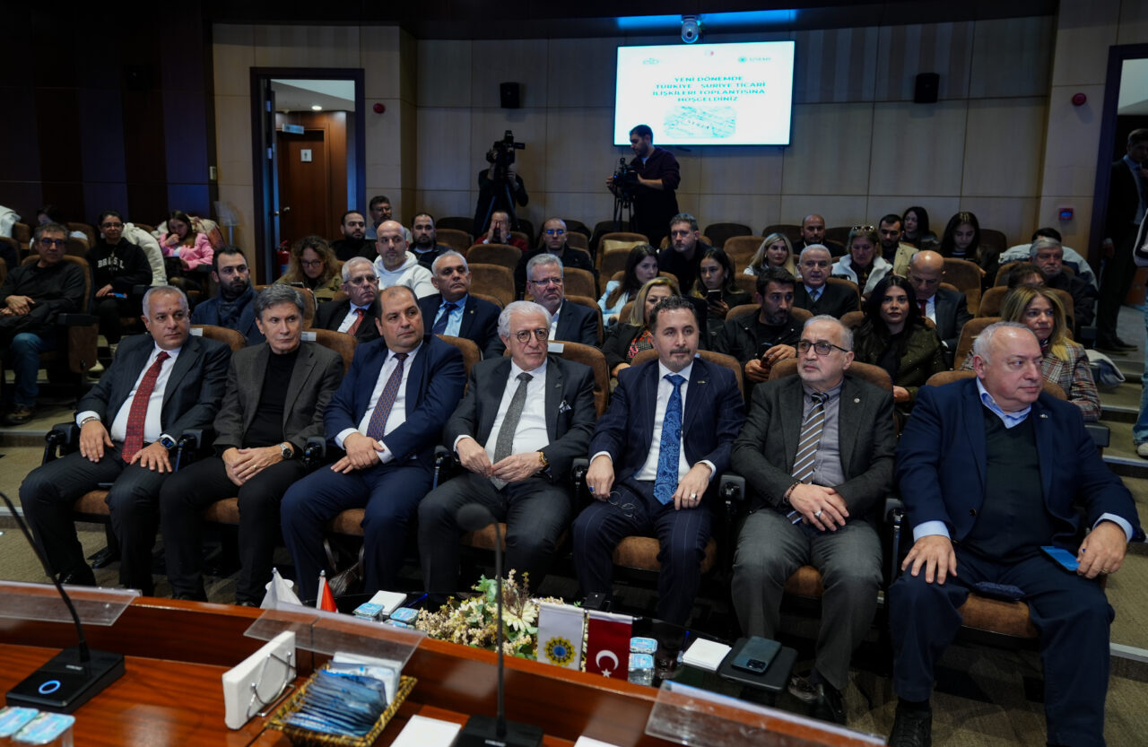 İZMİR (AA) – İzmir'de düzenlenen toplantıda, Türkiye ile Suriye'nin ticari