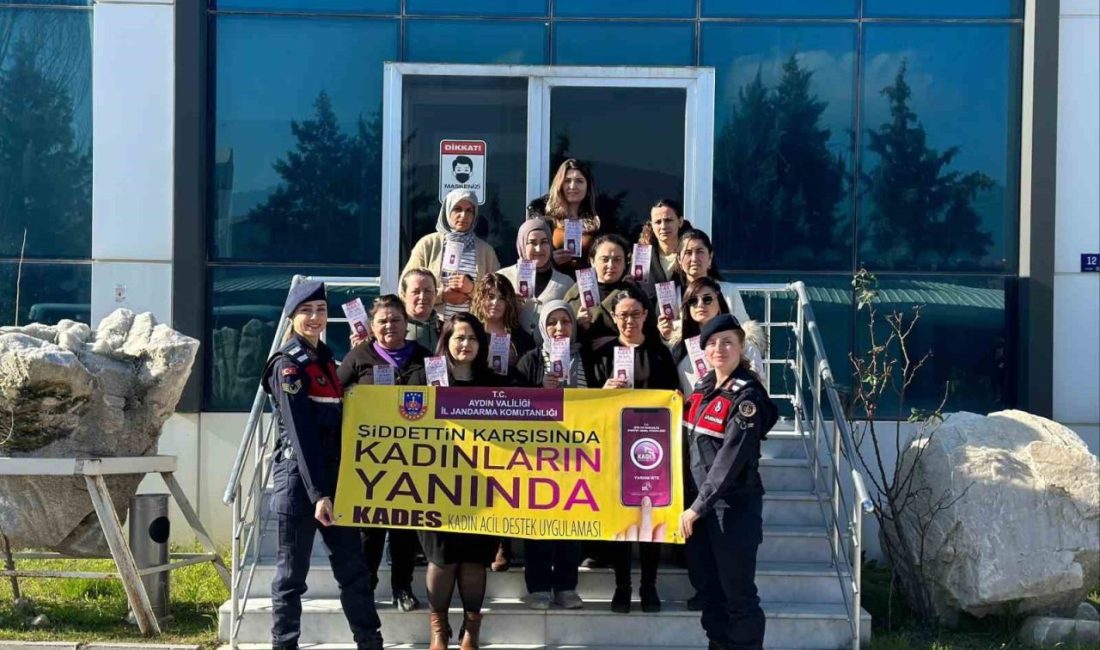 Aydın’ın Çine ilçesinde bir fabrikada çalışan kadınlara jandarma ekiplerince, Kadın