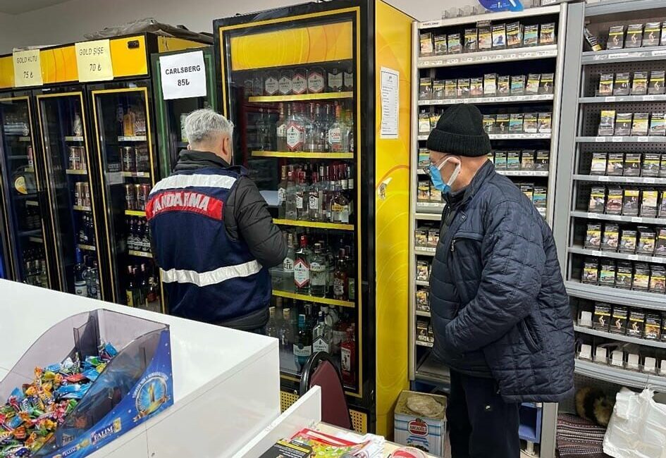 Eskişehir’de jandarma ekipleri tarafından 164 iş yerine kaçak ve sahte