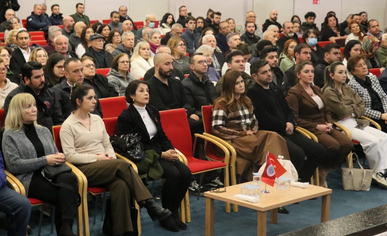 İZMİR (AA) – Japon deprem uzmanı Yoshinori Moriwaki, İzmir'de "Afetlerde