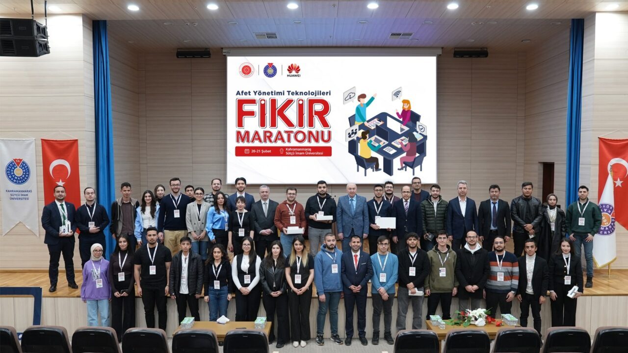- Huawei Türkiye Kamu ve Kurumsal İlişkiler Direktörü Ömer Faruk