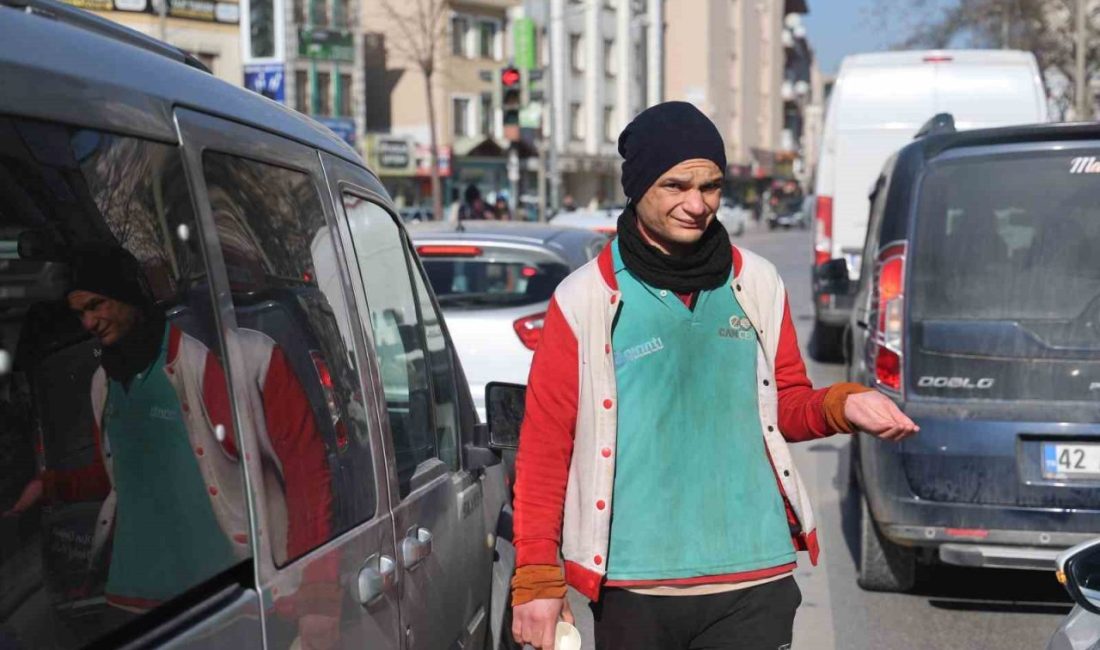 Konya’da dilencilik yapan, ilginç konuşmalarıyla sosyal medyada dilenci Doğan olarak