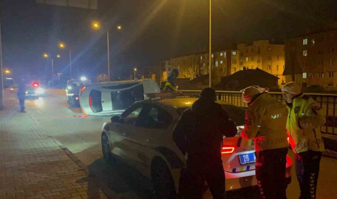 Eskişehir’de yol ayrımındaki bariyerlere saplanan aracın 2,45 promil alkollü sürücü