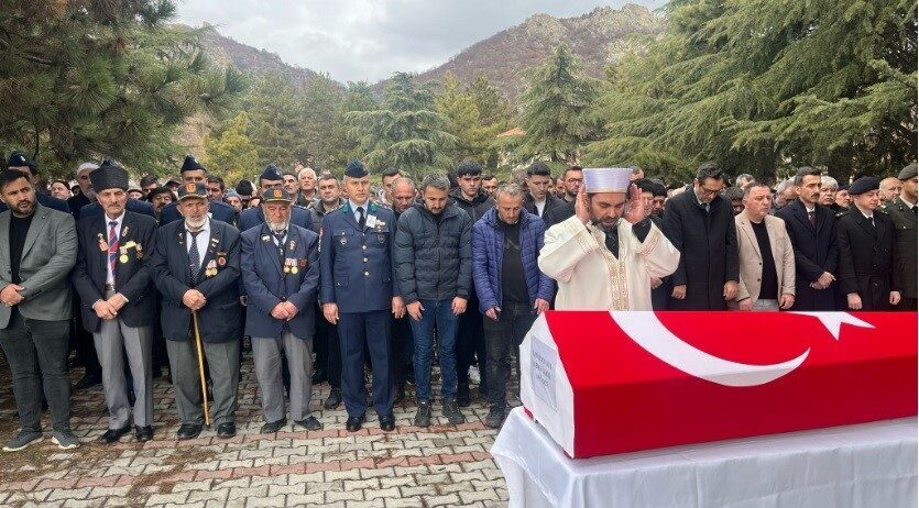 Kütahya’nın Tavşanlı ilçesine bağlı Ayvalı köyünde yaşayan Kıbrıs gazisi 72
