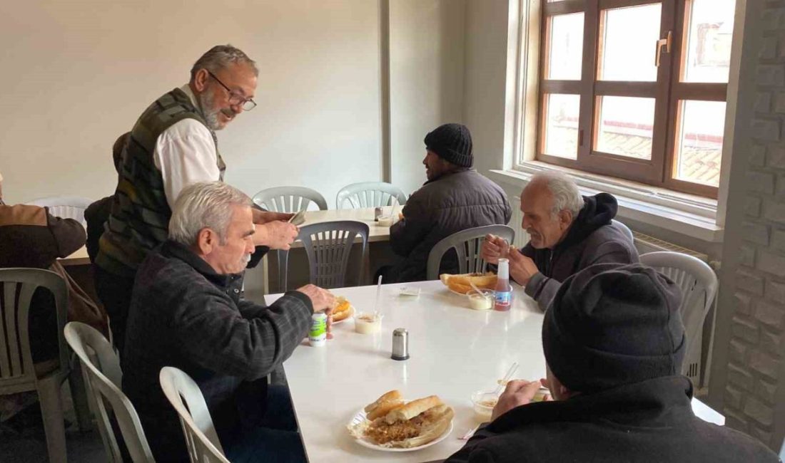 Konya’nın Gülleri olarak bilinen meczuplar için kurulan ‘Gül Mutfağı’nda her