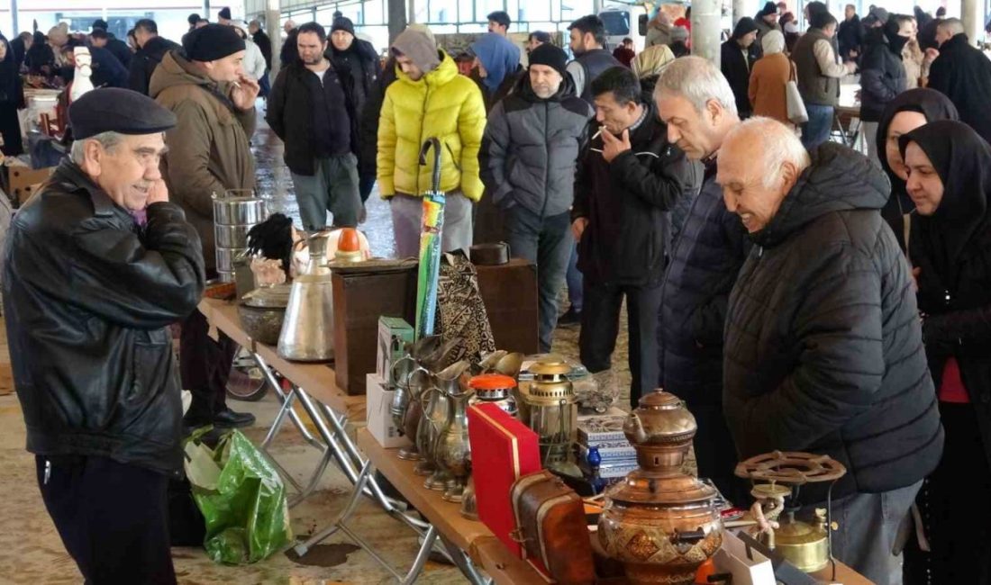 Kütahya Antikacılar Derneği Başkanı Adem Akgün, Kütahya Antika Pazarı’nın ikinci