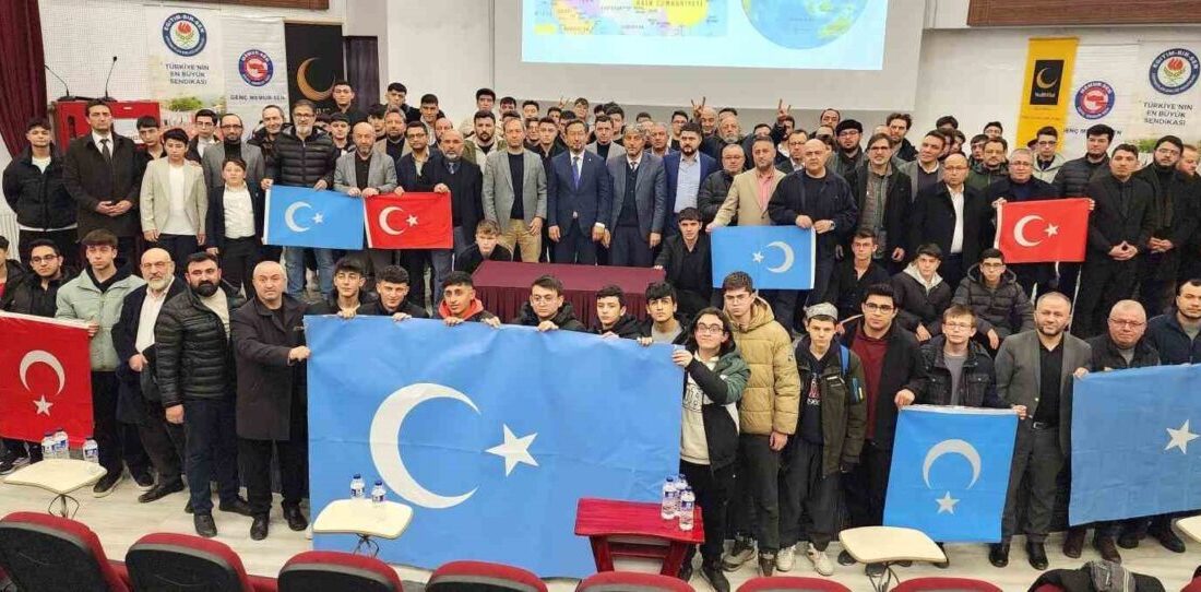 Kütahya’da Genç Memur-Sen, Eğitim-Bir-Sen ve Yedi Hilal Teşkilatı tarafından düzenlenen