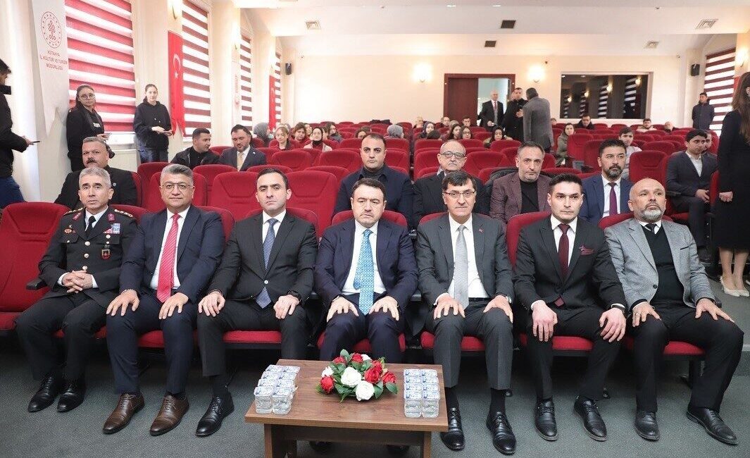 Kütahya’da Hocalı Soykırımı’nın 33. yılı dolayısıyla düzenlenen “20. Asrın Vahşeti