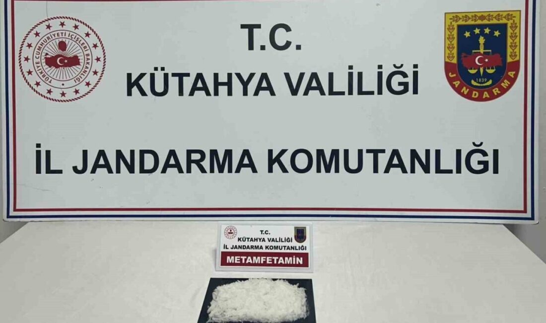 Kütahya’da jandarma ekipleri tarafından yapılan operasyonda bir miktar uyuşturucu madde
