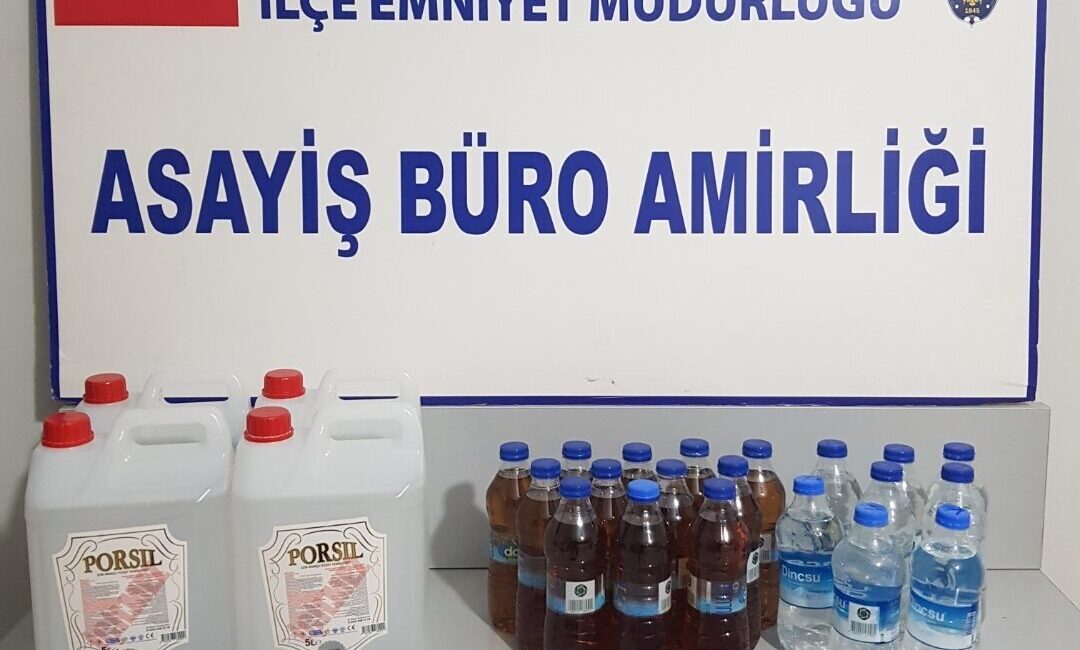 KÜTAHYA (AA) – Kütahya’nın Tavşanlı ilçesinde, sahte içki üretip, sattığı