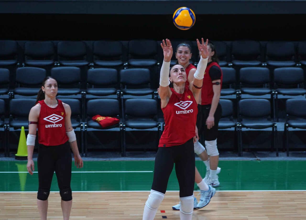 - Papara Göztepe Kadın Voleybol Takımı Başantrenörü Ataman Güneyligil:
- "İlk