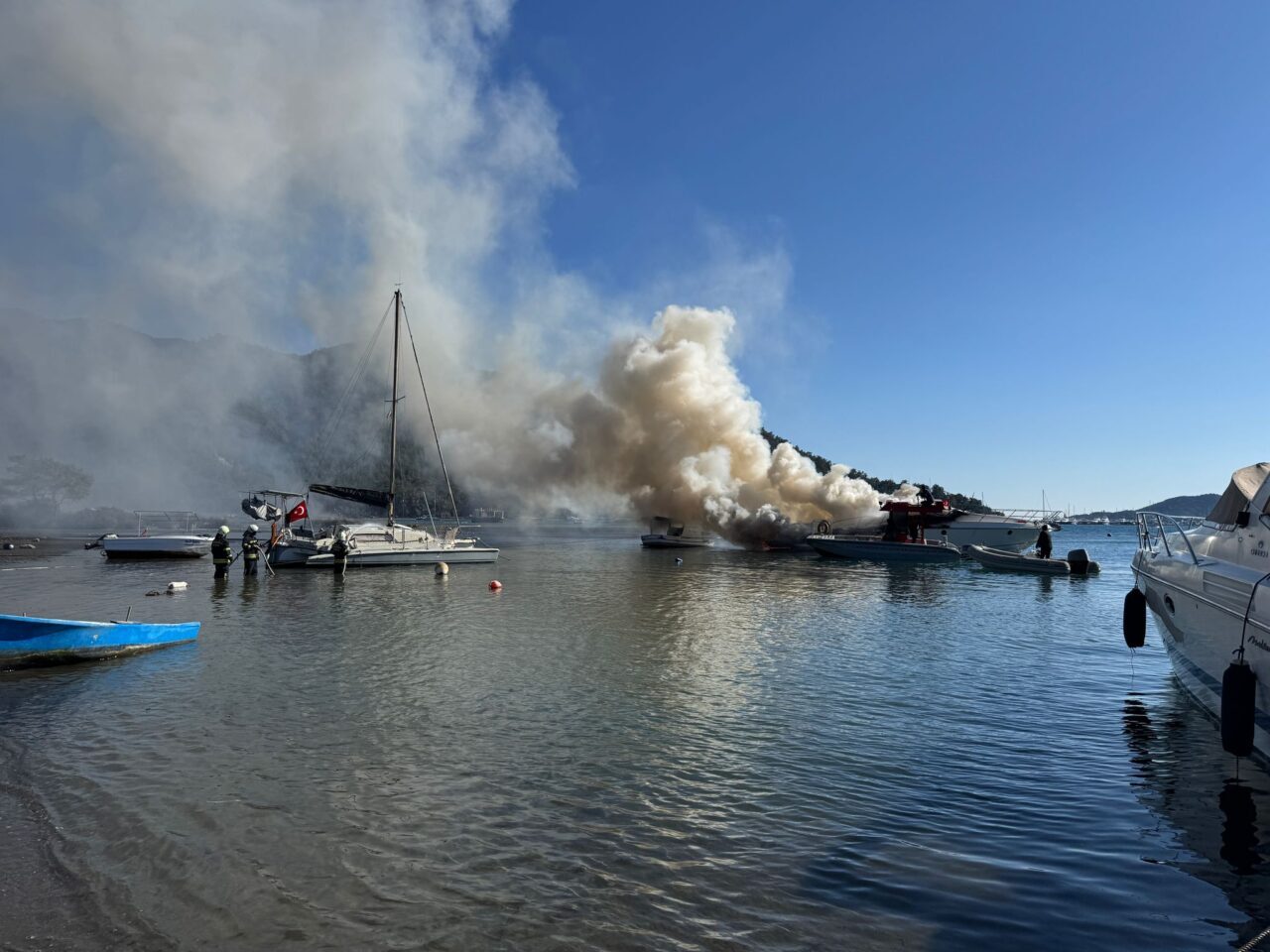 MUĞLA (AA) – Muğla'nın Marmaris ilçesinde 15 metrelik motoryatta çıkan