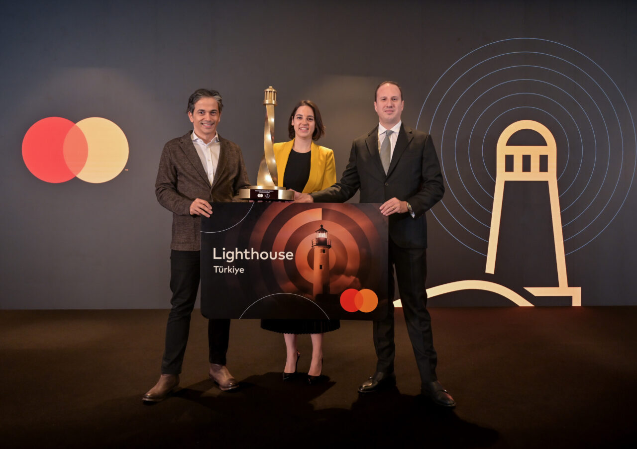 - Mastercard Türkiye ve Azerbaycan Genel Müdürü Avşar Gürdal:
- "Lighthouse