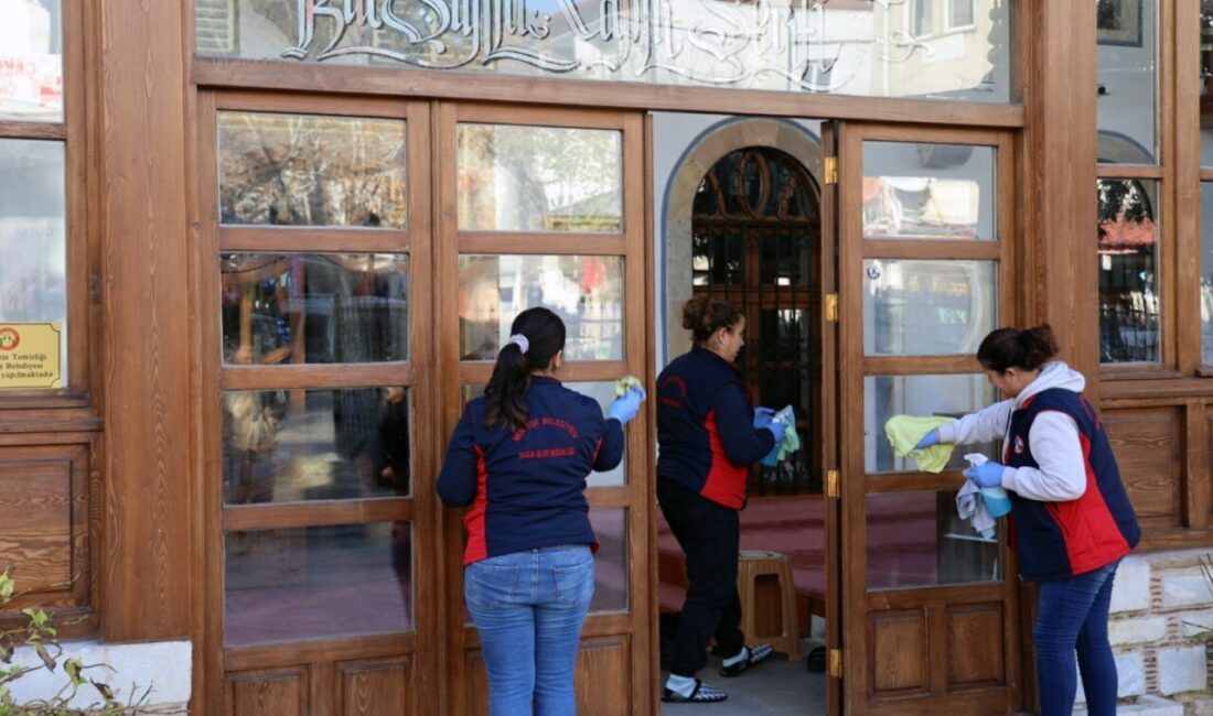 MUĞLA (AA) – Menteşe Belediye ekipleri ilçe merkezi ve bağlı