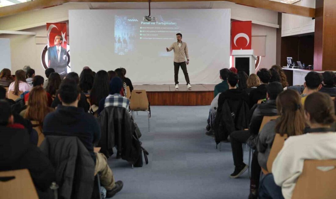 Eskişehir Büyükşehir Belediyesi, üniversite öğrencilerine yönelik “Mimarlıkta Dijital Dönüşüm ve