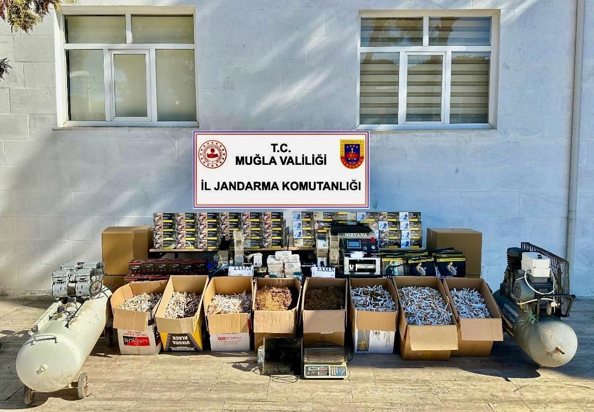 MUĞLA (AA) – Muğla'nın Menteşe ve Yatağan ilçelerinde düzenlenen kaçakçılık
