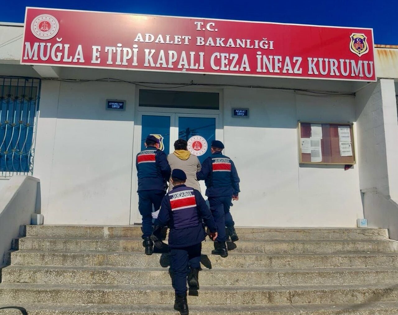 MUĞLA (AA) – Muğla'nın Ula ilçesinde haklarında kesinleşmiş hapis cezaları