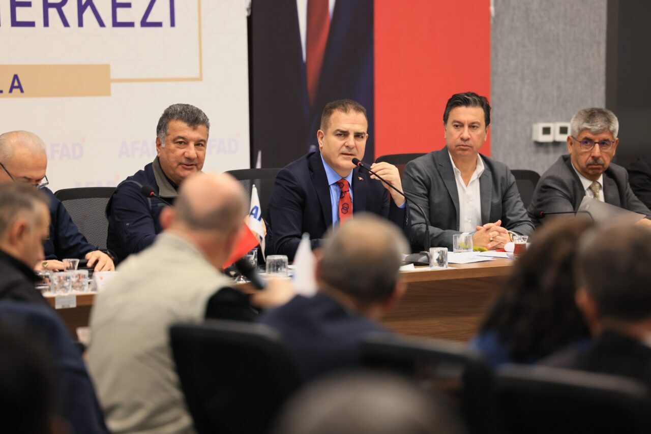 - Muğla Valisi İdris Akbıyık:
-"Hazırlanan senaryolar kapsamında mevcut tehlike ve