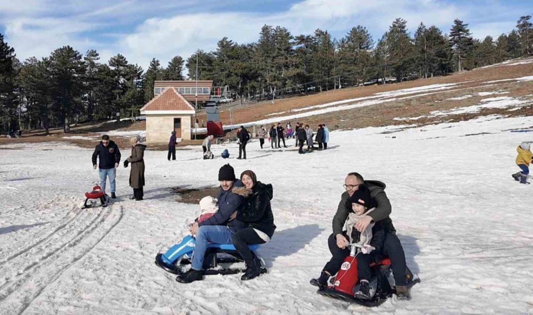 Kütahya’nın Gediz ilçesinde bulunan Murat Dağı Termal Kayak Merkezi, sömestr
