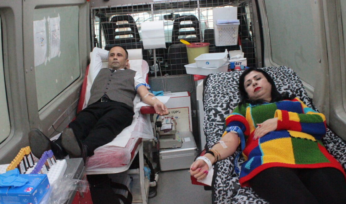 İZMİR (AA) – Ödemiş Vergi Dairesi Müdürlüğü personeli, Vergi Haftası