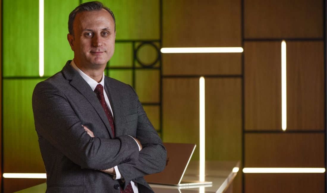 - Parolapara CEO'su Fatih Çelik:
- "Markamızın yenilikçi vizyonu hem sektördeki