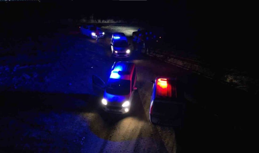 Ankara’nın Polatlı ilçesinde gökyüzünde görülen esrarengiz cisim merak uyandırdı. Göktaşı
