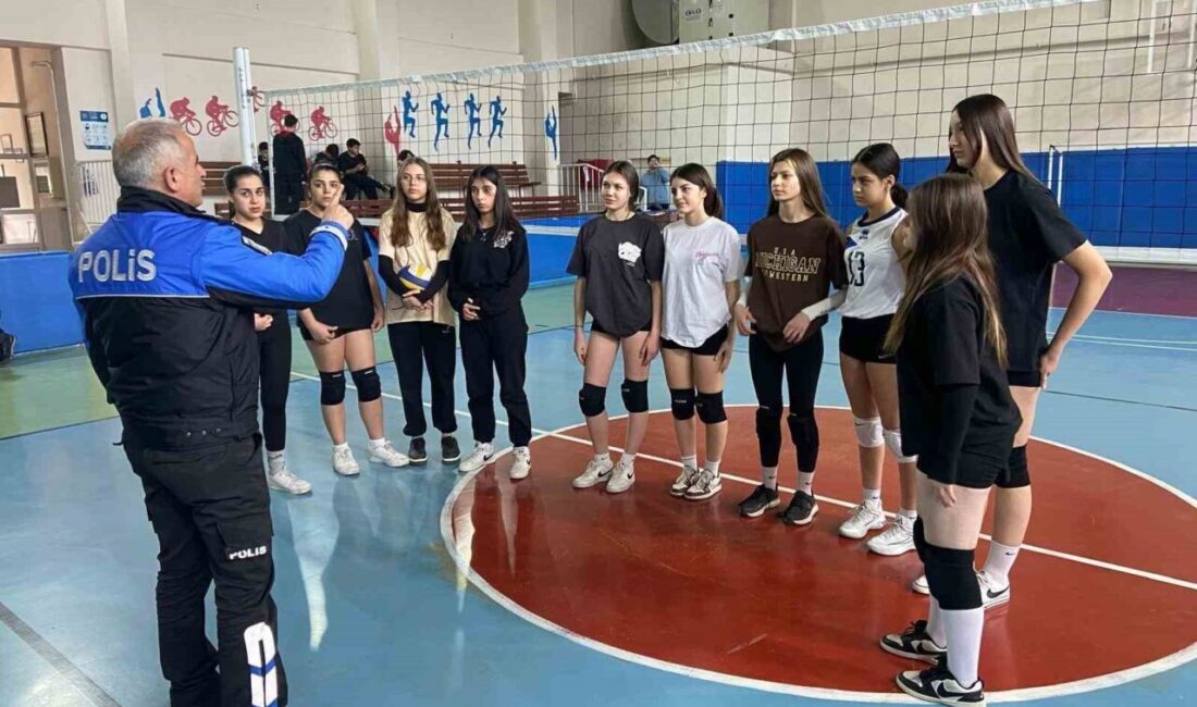 Eskişehir’de polis ekiplerince gerçekleştirilen kurs faaliyetlerine 182 öğrenci katılım gösterirken,