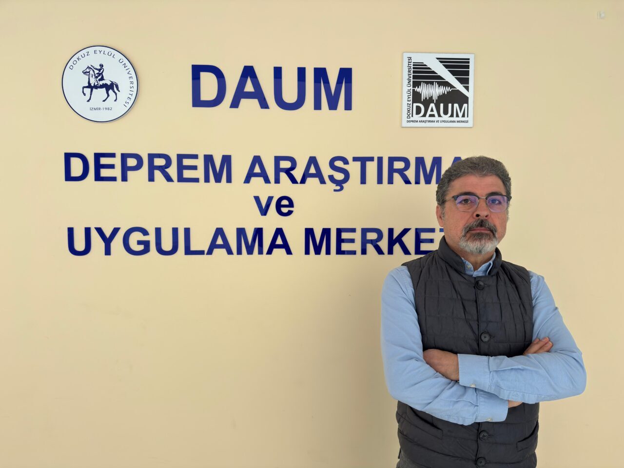 - "Deprem fırtınasının sonuna geldik. Günde ortalama 400'e yakın deprem