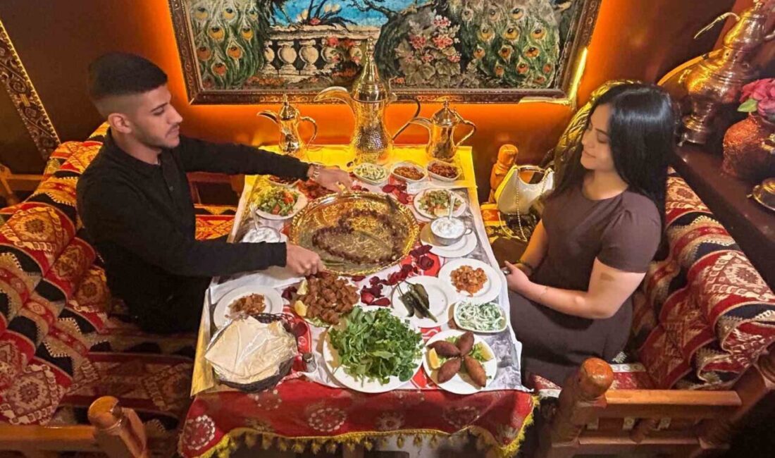Eskişehir’de 14 Şubat Sevgililer Gününde farklı bir konsept oluşturan işletmeci,
