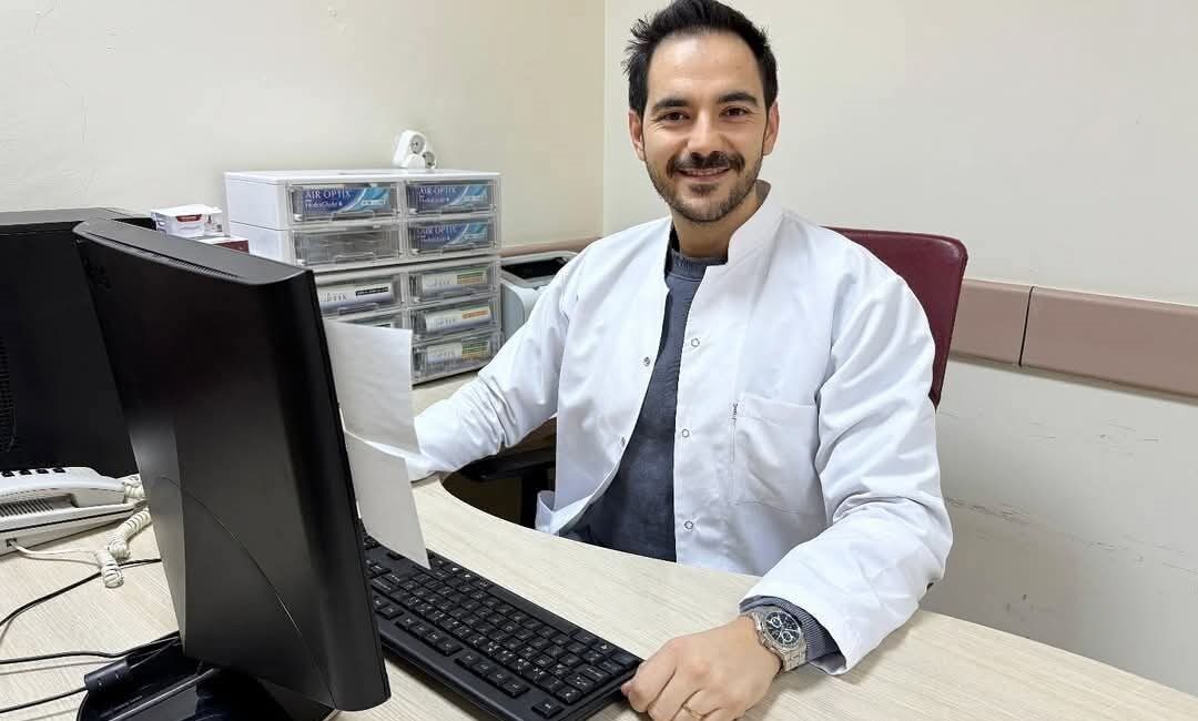Afyonkarahisar Şuhut Devlet Hastanesi’ne atanan 2 uzman doktor göreve başladı.