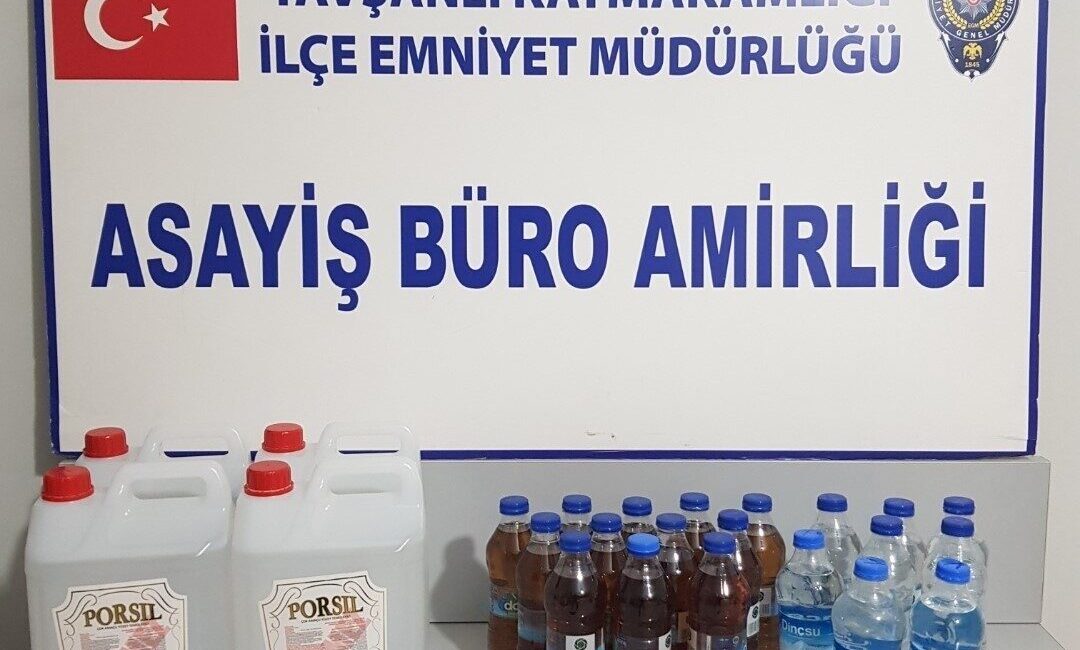 Kütahya’nın Tavşanlı ilçesinde polis ekiplerince bir kargo firmasında kaçak alkol