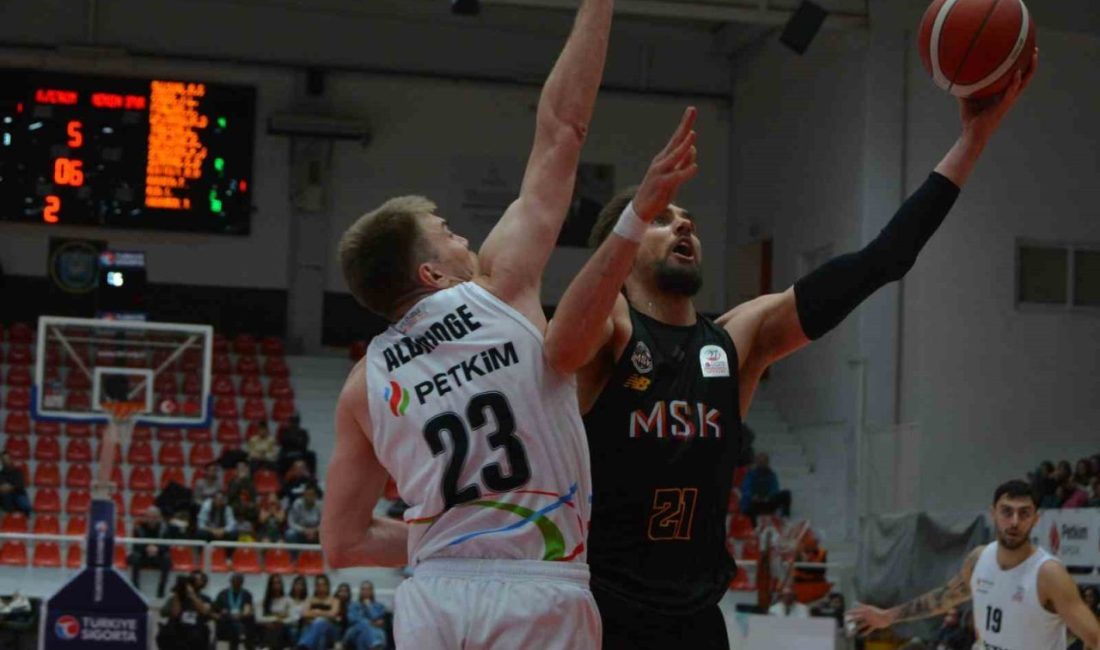 Türkiye Sigorta Basketbol Süper Ligi’nin 17. haftasında Aliağa Petkimspor sahasında