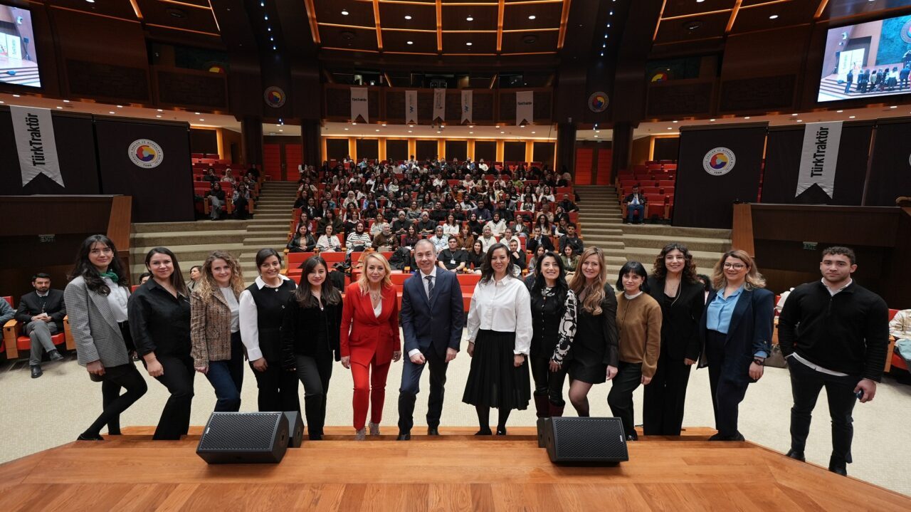- TürkTraktör Şirket Lideri Matthieu Sejourne:
- "Kadınların teknoloji ekosisteminde daha