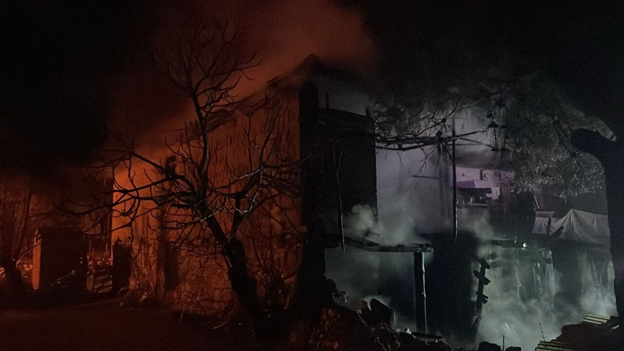 UŞAK (AA) – Uşak'ın Ulubey ilçesinde iki katlı binada çıkan