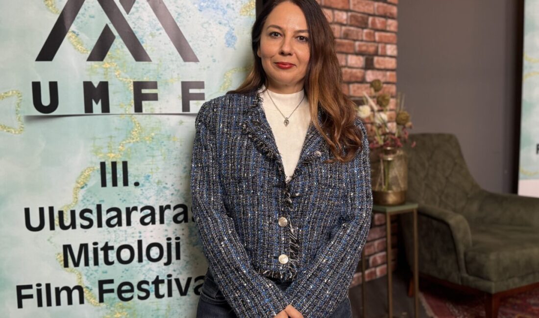 - Festivalin kurucu direktörü Gülşah Elikbank:
- "Hayalimiz, insanların içinde çok