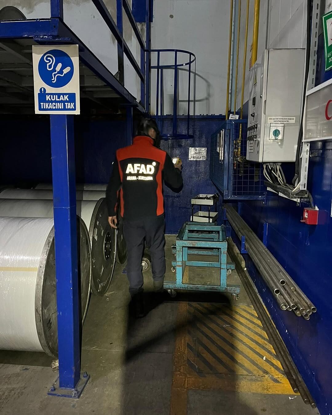 UŞAK (AA) – Uşak'ta tekstil fabrikasında çalışan 17 işçi karbonmonoksit