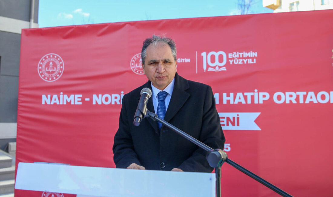 UŞAK (AA) – Uşak'ta bir hayırsever tarafından yaptırılan 12 derslikli