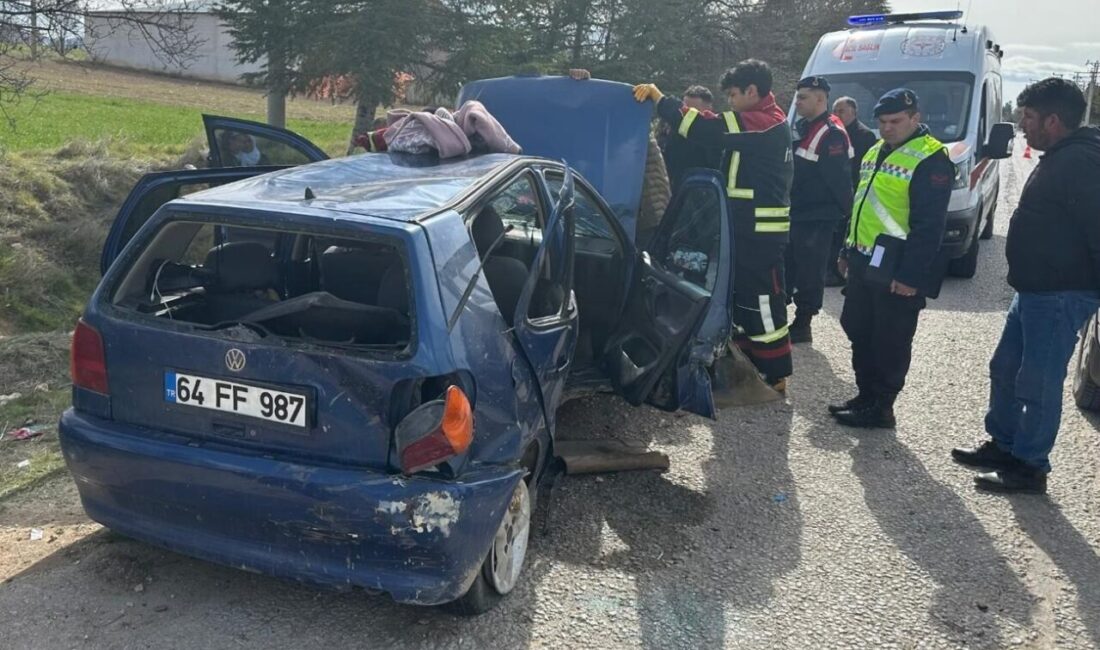 UŞAK (AA) – Uşak'ın Ulubey ilçesinde kontrolden çıkarak, ağaca çarpıp