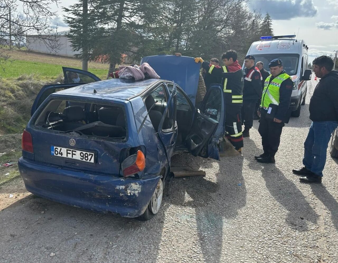 UŞAK (AA) – Uşak'ın Ulubey ilçesinde kontrolden çıkarak, ağaca çarpıp